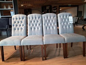 Dining chair van €419 voor € 99 beschikbaar voor biedingen
