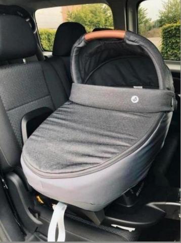 Te huur: Auto Reiswieg Maxi Cosi Jade + Familyfix3 beschikbaar voor biedingen