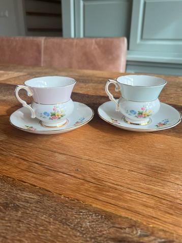 Royal Stafford Bone China theekopjes beschikbaar voor biedingen