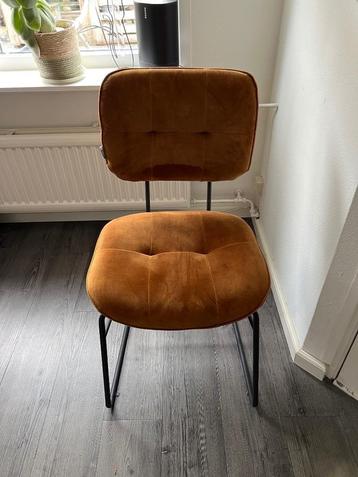 Eetkamerstoelen beschikbaar voor biedingen