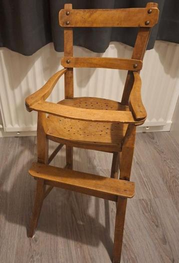 Kinderstoel  ( oudje ) beschikbaar voor biedingen