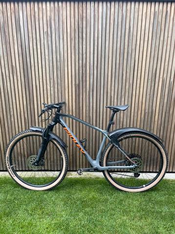 Mountainbike beschikbaar voor biedingen