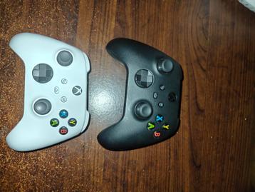 2 Series X/S controller + Batmax 1400mAh accu + dongle beschikbaar voor biedingen