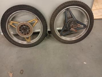 Honda mb5 mb8 set wielen incl assen en rem trommel  beschikbaar voor biedingen