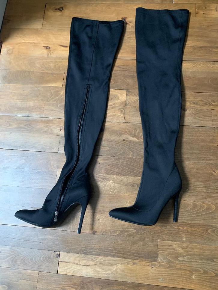 Zwarte hoge over de knee laarzen met 13 cm hak, Kleding | Dames, Schoenen, Zo goed als nieuw, Hoge laarzen, Zwart, Ophalen of Verzenden