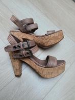 Miu miu schoenen, Ophalen of Verzenden, Zo goed als nieuw, Sneakers of Gympen