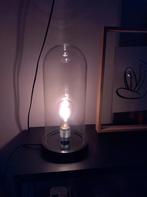 Stolplamp, tafellamp in glazen stolp, gaaf., Huis en Inrichting, Lampen | Tafellampen, Ophalen, Zo goed als nieuw, Glas, Minder dan 50 cm
