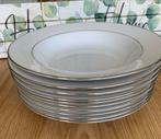 6 Diepe Borden Wit met Zilverrand, Ophalen of Verzenden, Zo goed als nieuw, Bord(en), Effen