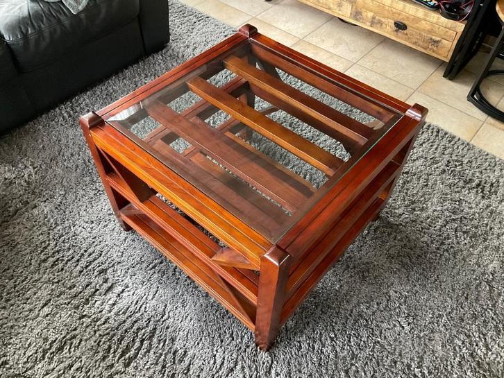 Salontafel met glas, Huis en Inrichting, Tafels | Salontafels, Zo goed als nieuw, 50 tot 75 cm, 50 tot 100 cm, 50 tot 100 cm, Vierkant