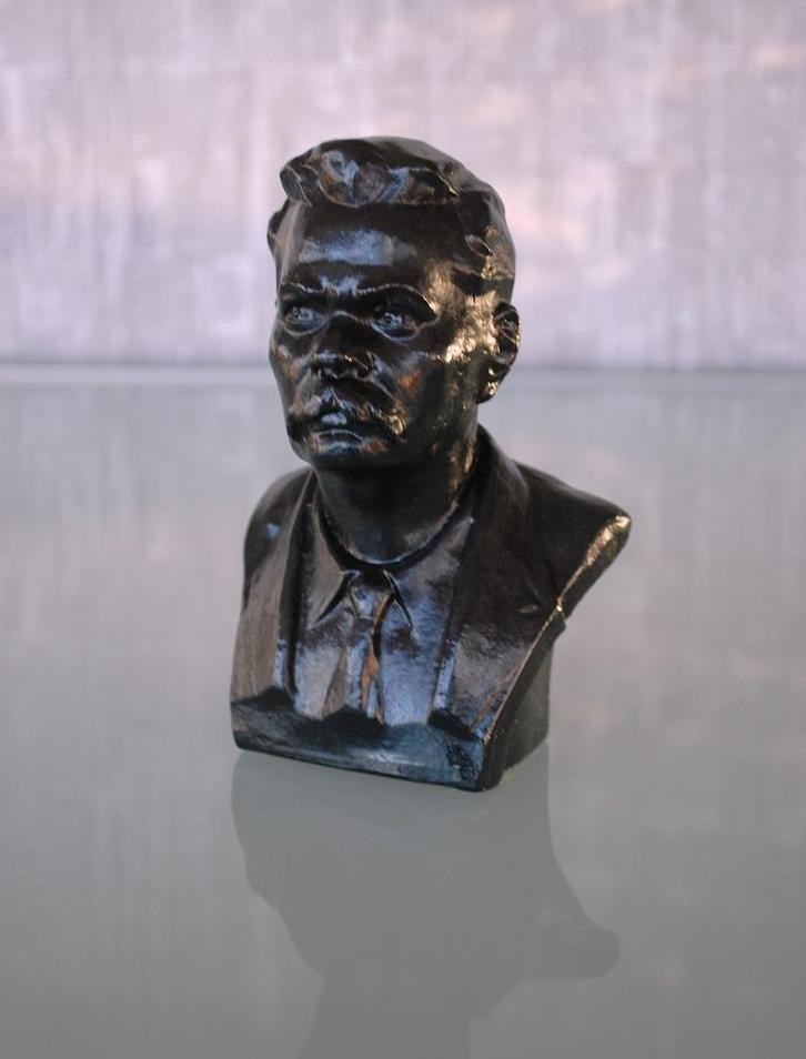Beeld van MAXIM GORKY, ALUMINIUM, Made in the USSR, Antiek en Kunst, Curiosa en Brocante, Ophalen of Verzenden