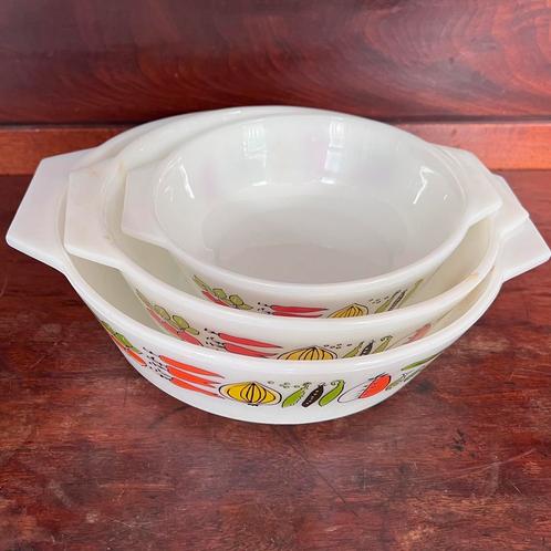 Set van 3 JAJ Pyrex “Harvest” Ovenschalen, Antiek en Kunst, Antiek | Schalen, Ophalen of Verzenden