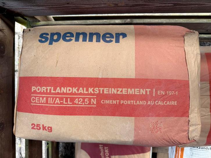 Te Koop 12 zakken portland nieuw., Doe-het-zelf en Verbouw, Overige Doe-het-zelf en Verbouw, Nieuw, Ophalen