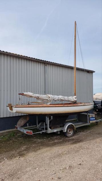 Zeilboot 16³ polyester romp  beschikbaar voor biedingen