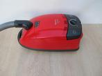 Zeer krachtige 2000 watt Miele Cat & Dog stofzuiger rood, Gebruikt, Stofzuiger, 1600 tot 2000 watt, Ophalen
