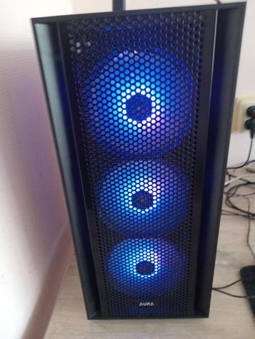 Te koop Computer incl Beeldscherm/toetsenbord/muis/headset beschikbaar voor biedingen