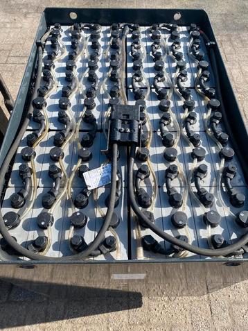 Heftruck accu / Traktie Batterijen beschikbaar voor biedingen