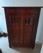 meidenkast, halkast met geslepen raampjes, Ophalen