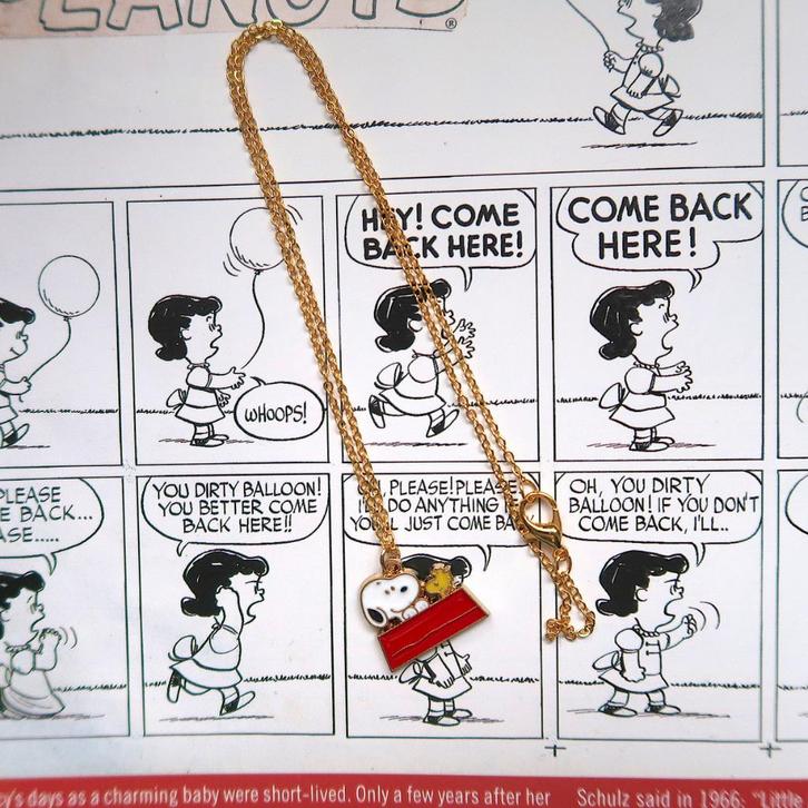 Goudkleurig kettinkje met Snoopy en Woodstock Peanuts hanger, Verzamelen, Stripfiguren, Nieuw, Beeldje of Figuurtje, Snoopy, Verzenden