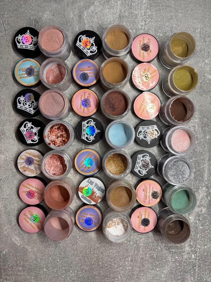 Glamour Nagelproducten Acryl Poeders - 97 stuks, Sieraden, Tassen en Uiterlijk, Uiterlijk | Cosmetica en Make-up, Zo goed als nieuw
