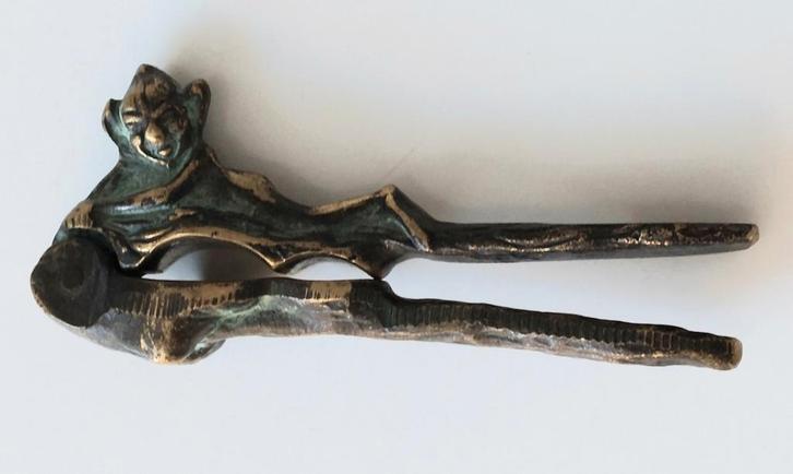 Antieke messing koperen notenkraker met Duiveltje of Sater , Antiek en Kunst, Curiosa en Brocante, Verzenden