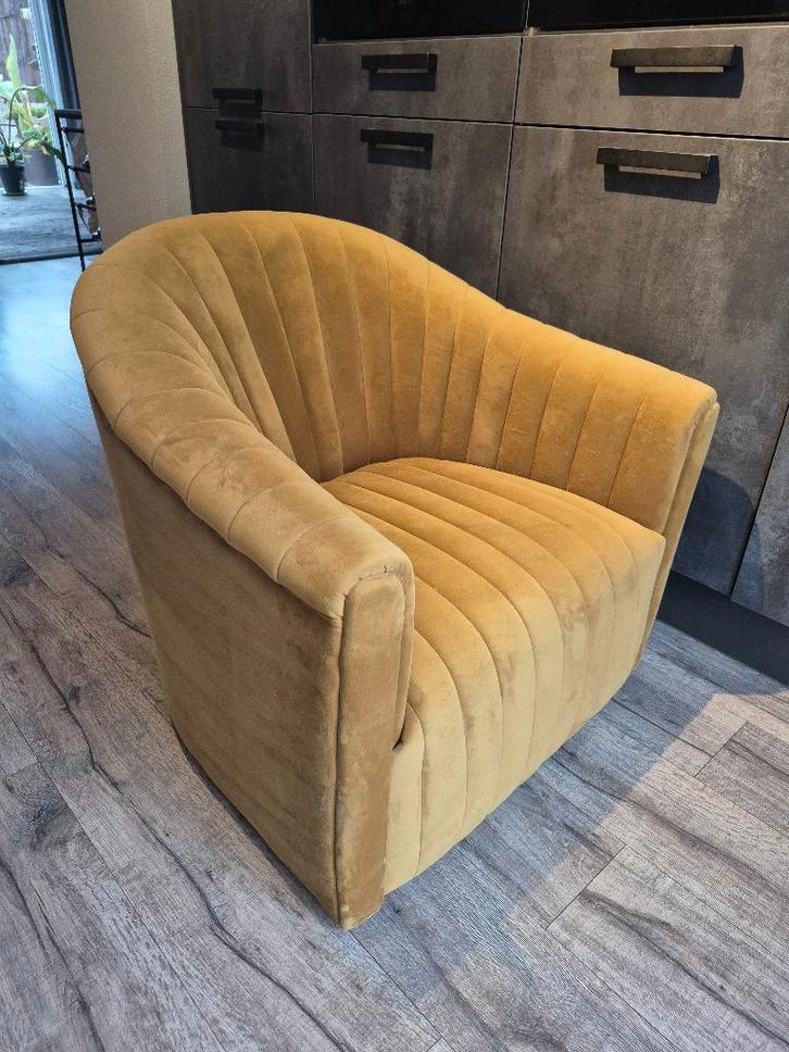 Stoel geel velours / velvet, Huis en Inrichting, Stoelen, Zo goed als nieuw, Eén, Stof, Overige kleuren, Ophalen