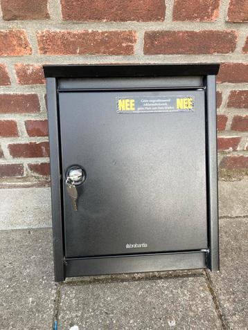 Brabantia Brievenbus met 2 Sleutels beschikbaar voor biedingen