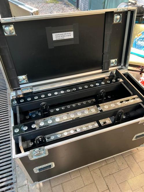6 x Showtec powerline 18 Q4w Led Bar in flightcase, Muziek en Instrumenten, Licht en Laser, Zo goed als nieuw, Licht, Kleur, Ophalen of Verzenden