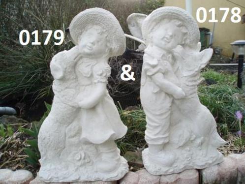 Meisje en jongen met hond samen. leuk setje voor de tuin, Tuin en Terras, Tuinbeelden, Nieuw, Mensenbeeld, Beton, Ophalen