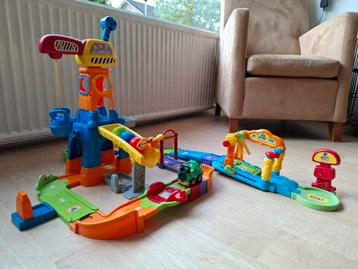 Ophalen: Vtech Toet Toet Auto's bouwplaats en wasstraat beschikbaar voor biedingen