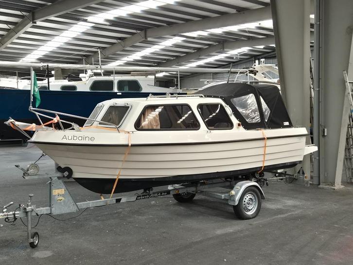 Verano 520 Cabine boot, Watersport en Boten, Motorboten en Motorjachten, Zo goed als nieuw, Polyester, Tot 6 meter, Benzine, Buitenboordmotor