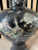 Japanse vaas met parelmoer inlegwerk, Antiek en Kunst, Verzenden