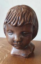 Meisjes hoofdje gesigneerd met 240 AP (gebr. van Paridon), Ophalen of Verzenden, Zo goed als nieuw, Mens