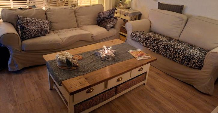 Ikea ektorp twee en driezitsbank met zandkleurige hoes., Huis en Inrichting, Banken | Bankstellen, Zo goed als nieuw, Tweepersoons