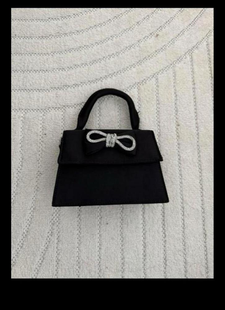 Zwart Handtasje met Strik - Primark, Sieraden, Tassen en Uiterlijk, Tassen | Damestassen, Zo goed als nieuw, Handtas, Zwart, Ophalen of Verzenden