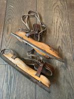 Oude houten schaatsen, Ophalen