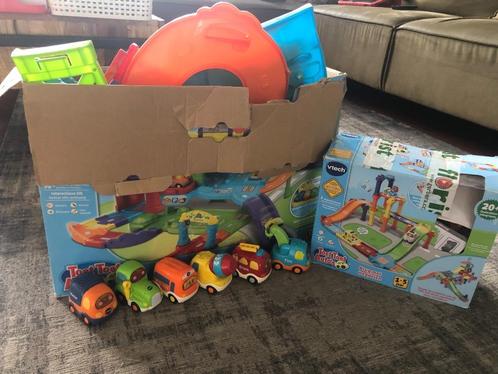 Toet Toet auto garage + brug/wegonderdelen/auto’s, Kinderen en Baby's, Speelgoed | Vtech, Zo goed als nieuw, 2 tot 4 jaar, Ophalen