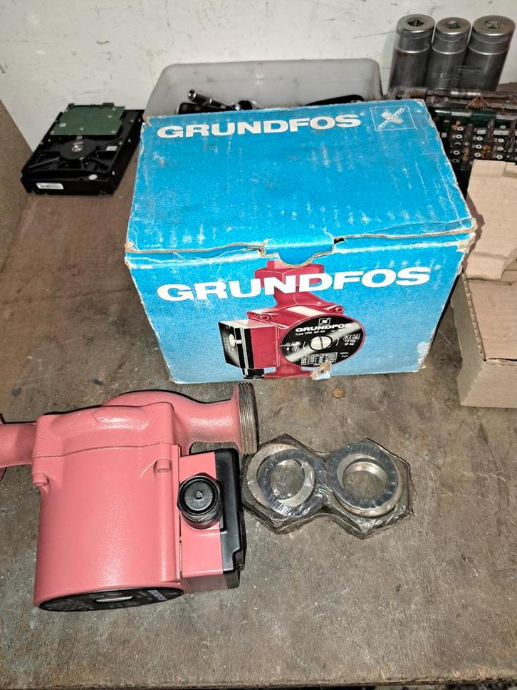 Grundfos UPS 25-50 Nieuw in Doos, Doe-het-zelf en Verbouw, Verwarming en Radiatoren, Nieuw, Overige typen, Ophalen of Verzenden