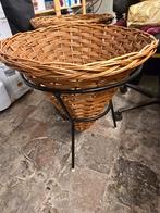 Rieten Schaal/Mand op Standaard, Ophalen, Gebruikt, Schaal, Rond