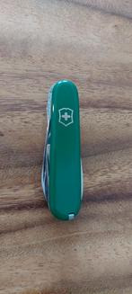 Zwitsers zakmes met opschrift BP., Caravans en Kamperen, Kampeergereedschap, Ophalen of Verzenden, Zo goed als nieuw