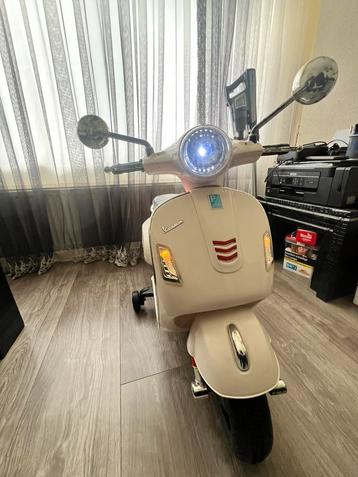 Kinder vespa beschikbaar voor biedingen