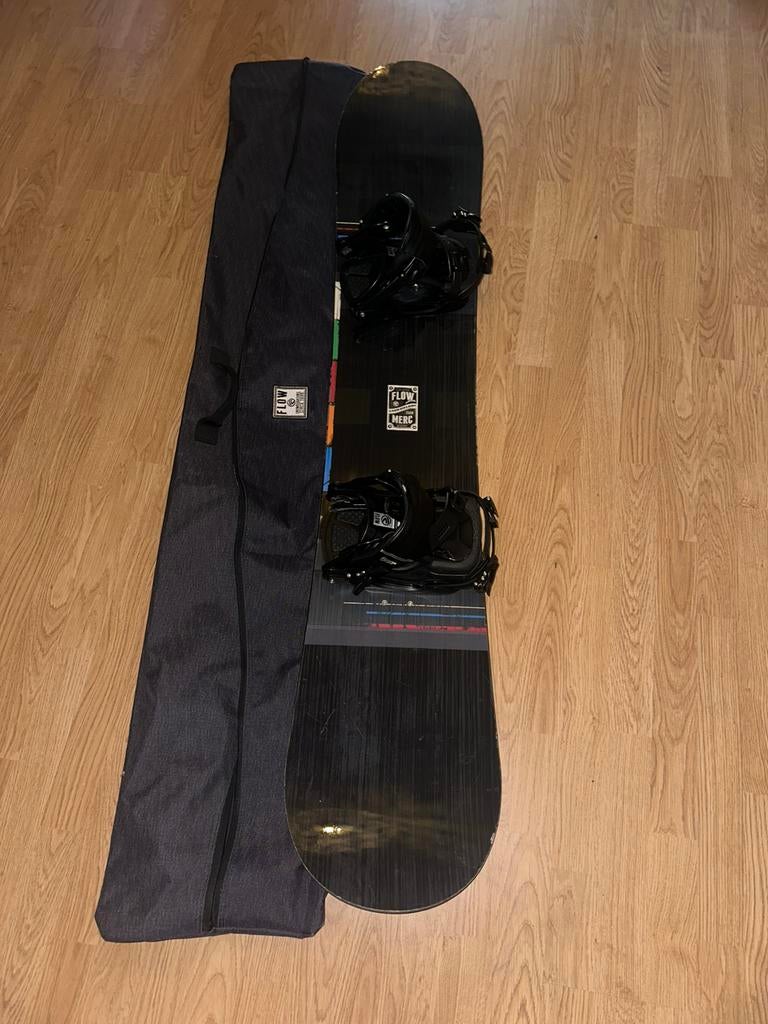 Flow snowboard met snelbinders, Sport en Fitness, Ophalen, Gebruikt, Board