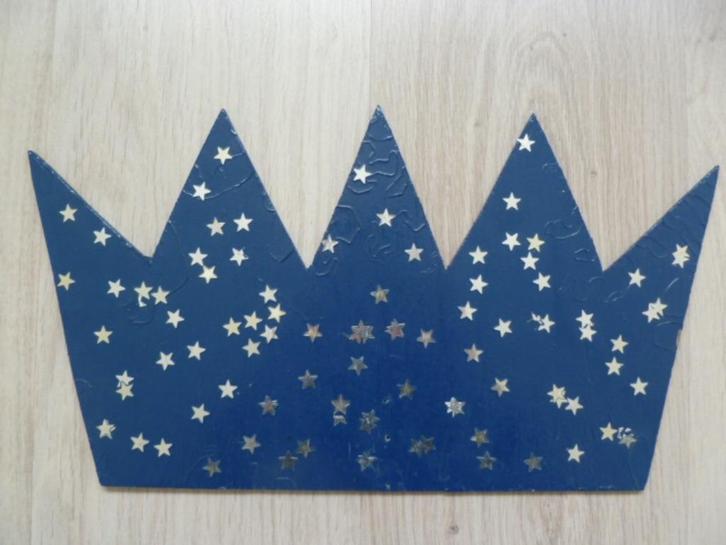 Houten kroon, donkerblauw met veel zilveren sterretjes erop., Hobby en Vrije tijd, Feestartikelen, Zo goed als nieuw, Versiering