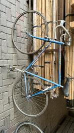 Retro racefiets Peugeot, Ophalen