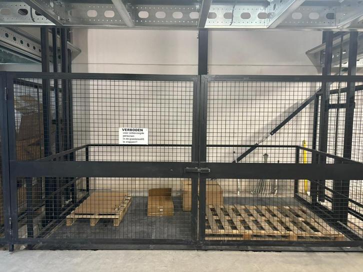 goederenlift(en), autolift(en), staal constructies, Zakelijke goederen, Machines en Bouw | Liften, Steigers en Ladders, Ophalen of Verzenden