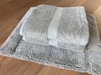 Luxe Yves Delorme badmat & handdoeken set (nieuwprijs €349), Ophalen of Verzenden, Nieuw, Beige, Overige typen