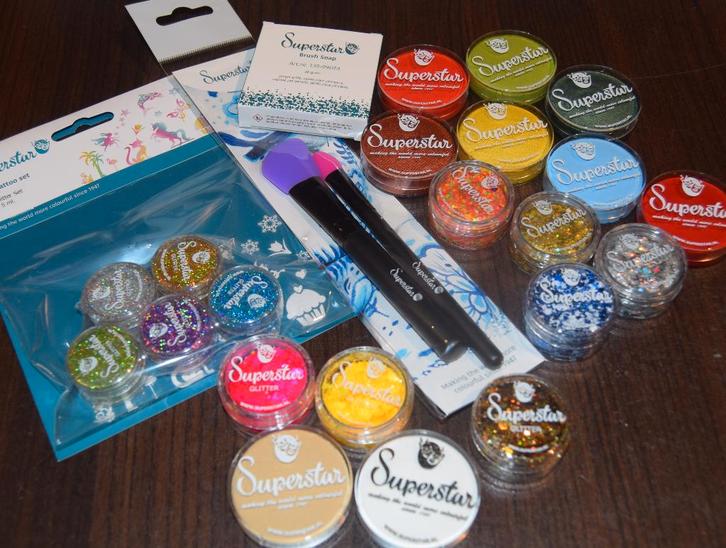 schmink superstar nog heel veel op voorraad NIEUW carnaval, Hobby en Vrije tijd, Feestartikelen, Nieuw, Schmink, Carnaval, Ophalen of Verzenden