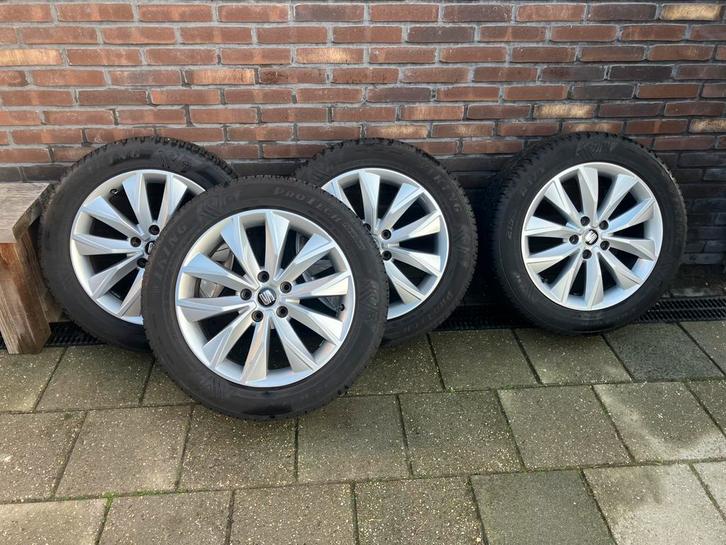 Zomerbanden 17 inch Ateca karoq, Auto-onderdelen, Banden en Velgen, Banden en Velgen, Zomerbanden, 17 inch, 215 mm, Personenwagen
