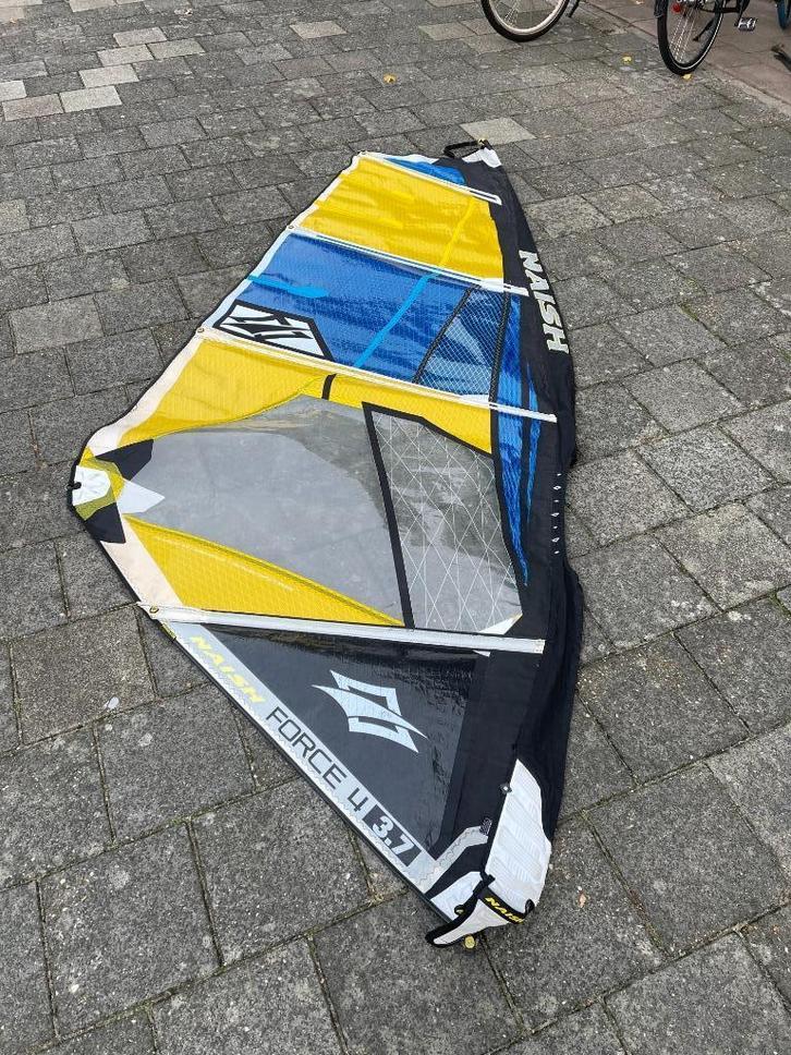 Naish Force 4 3.7 2019, Watersport en Boten, Windsurfen, Gebruikt, Zeil, Met draagtas, Minder dan 5 m², Ophalen