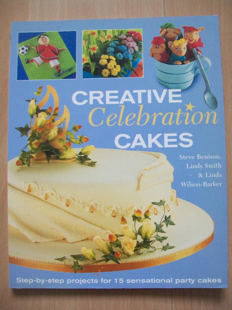 Creative Celebration Cakes 15 step by step projects taarten, Ophalen of Verzenden, Zo goed als nieuw, Taarten, Boek of Tijdschrift