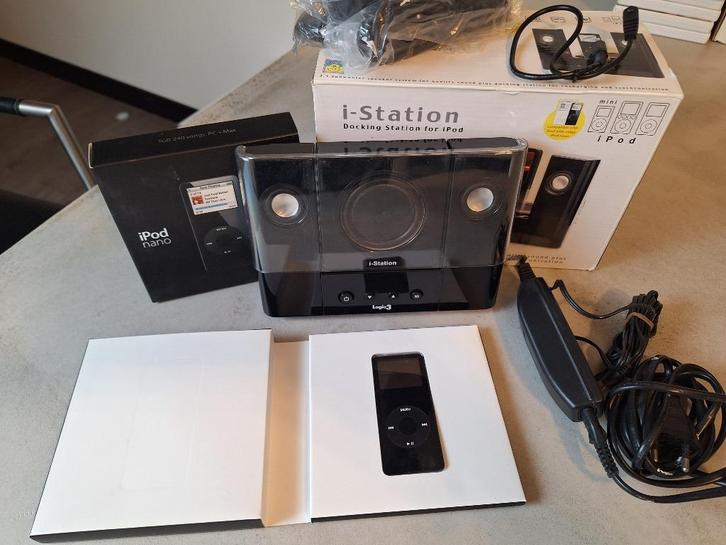 Apple iPod Nano en iPod docking station, Audio, Tv en Foto, Mp3-spelers | Accessoires | Apple iPod, Gebruikt, Overige typen, Nano